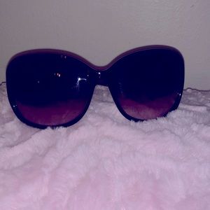 Very sharp, oversized polo, jeans, Ralph Lauren, sunglasses